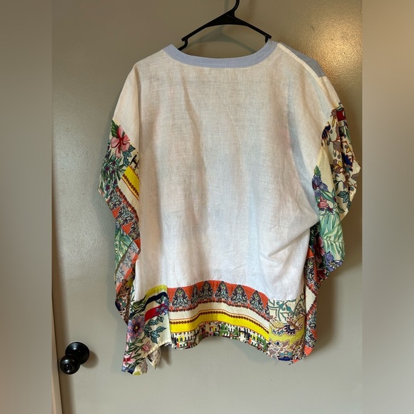 John Mark embroidered bat sleeve blouse size small - Picture 4 of 4